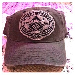 COLUMBIA | dark gray/ green hat